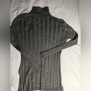 BCBGMaxAzria Charcoal Silk & Cashmere Ribbed Turtleneck Sweater